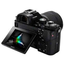 Sony Alpha 7 Mark III Kit 28-70mm - 4 Jahre Swiss Garantie + 300.- Cashback + 170.- Studenten Sofortrabatt